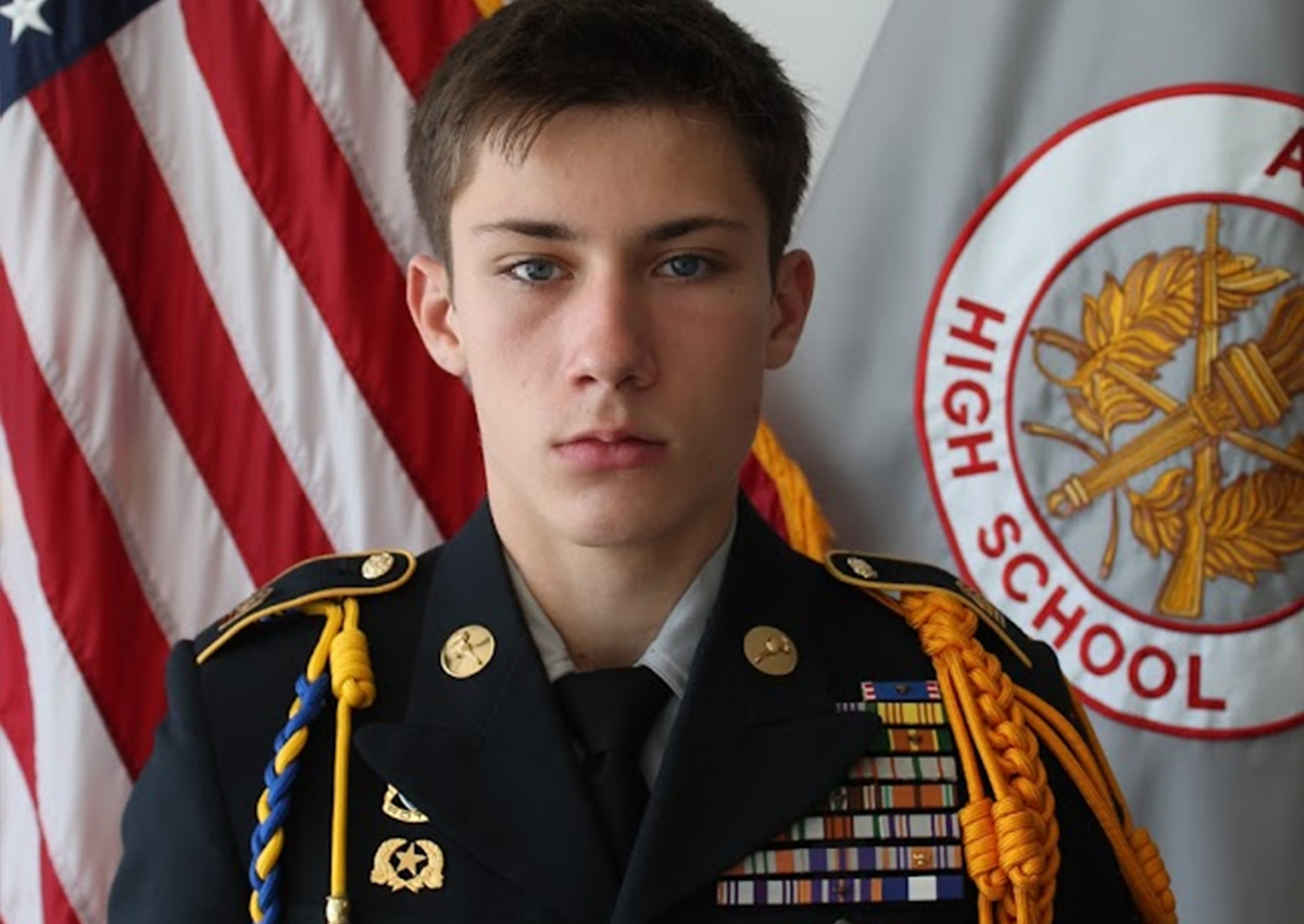 Cdt/LTC Collin Robertson