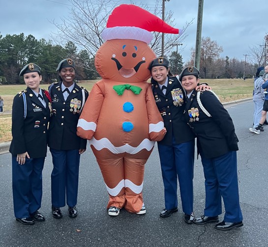 Seniors C/SGM Catherine DeBeer, C/MAJ Jaheva Lewis, C/LTC Marian Dakiwas, and C/CPT Gina Molina