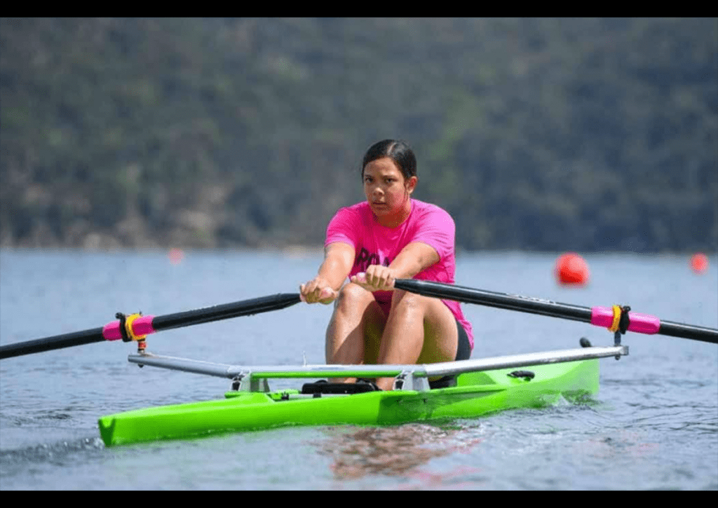 Nissi rowing