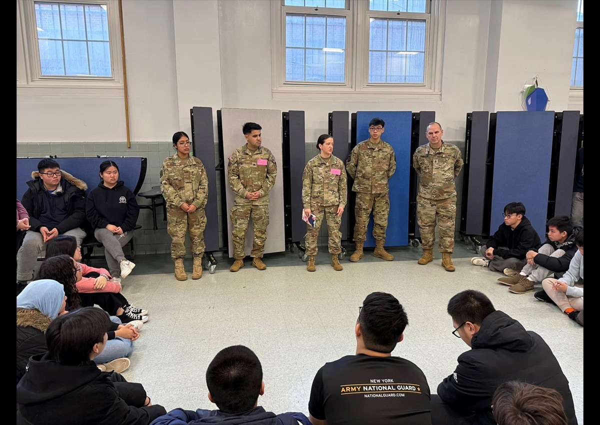 Fort Hamilton Army Garrison Commander Visits the Tiger Battalion