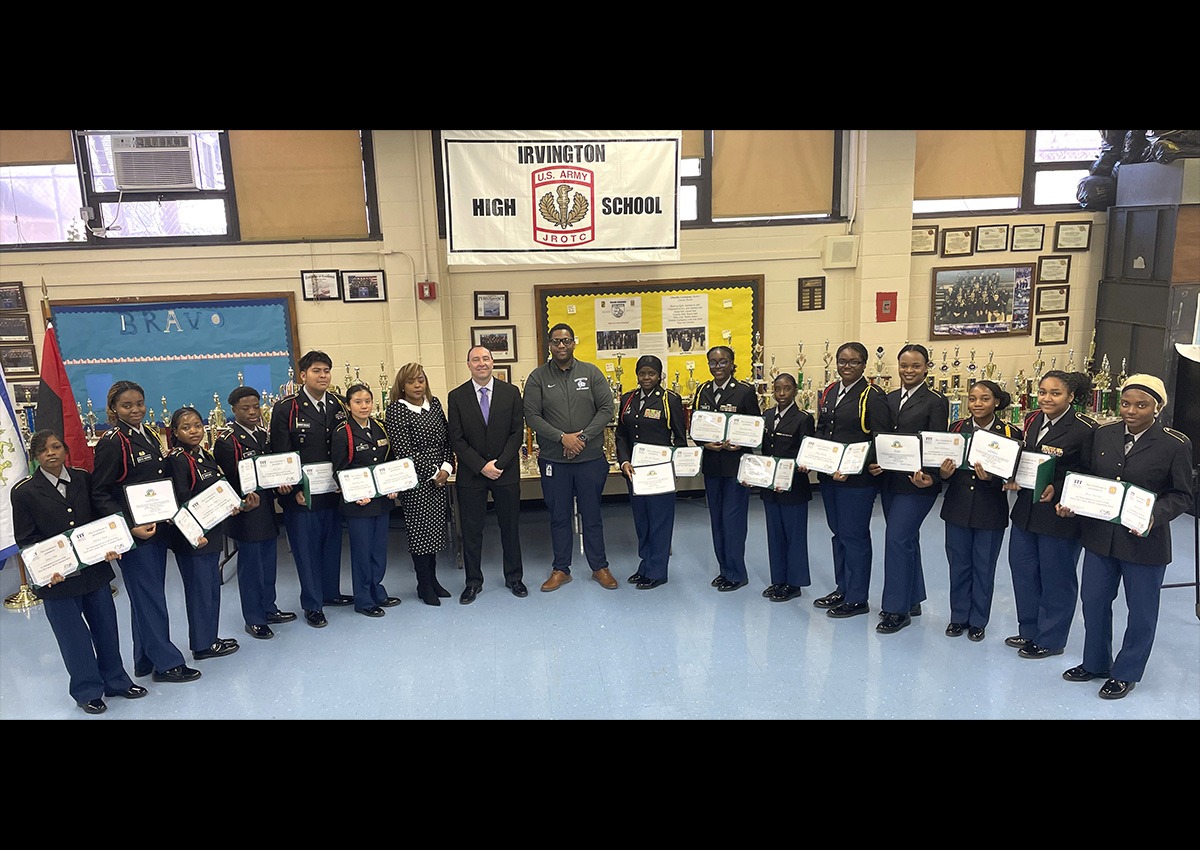 JROTC-News-Featured-Irvington-HS-JROTC-Visit-from-2nd-Brigade-Chief-5.jpg