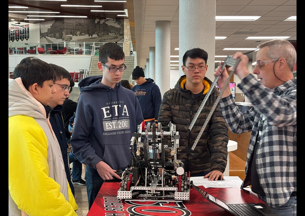 JROTC-News-Featured-Accompanying-Article-Roosevelt-Robotics-Team-Slated-to-Attend-Worlds-2.jpg